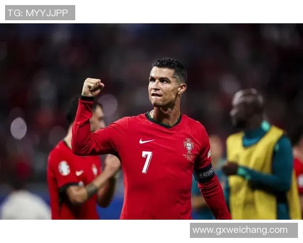 全球足球巨星精美壁纸合集 助你欣赏经典球场瞬间与璀璨球星风采